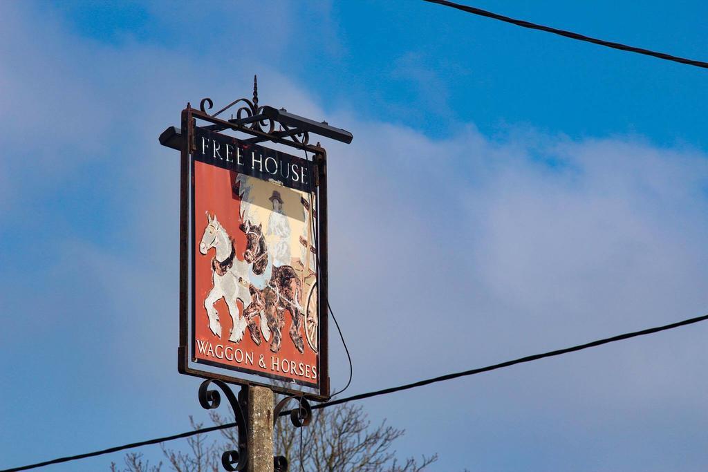 เดอะวักกอน แอนด์ ฮอซ Hotel Great Yeldham ภายนอก รูปภาพ