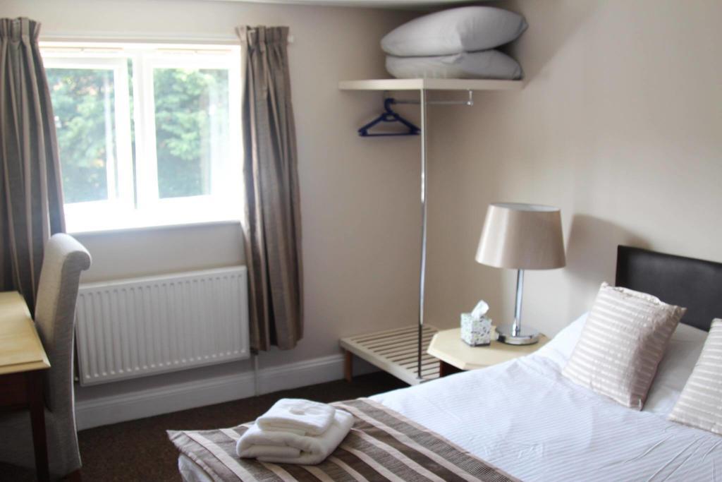 เดอะวักกอน แอนด์ ฮอซ Hotel Great Yeldham ภายนอก รูปภาพ