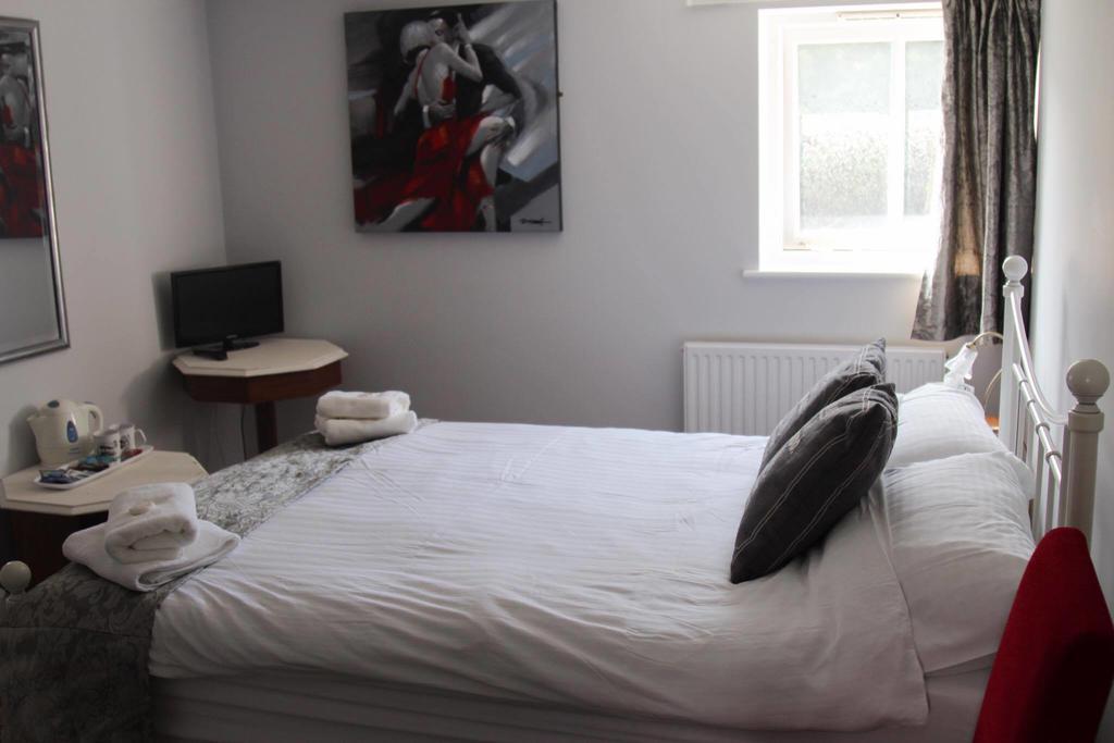 เดอะวักกอน แอนด์ ฮอซ Hotel Great Yeldham ภายนอก รูปภาพ