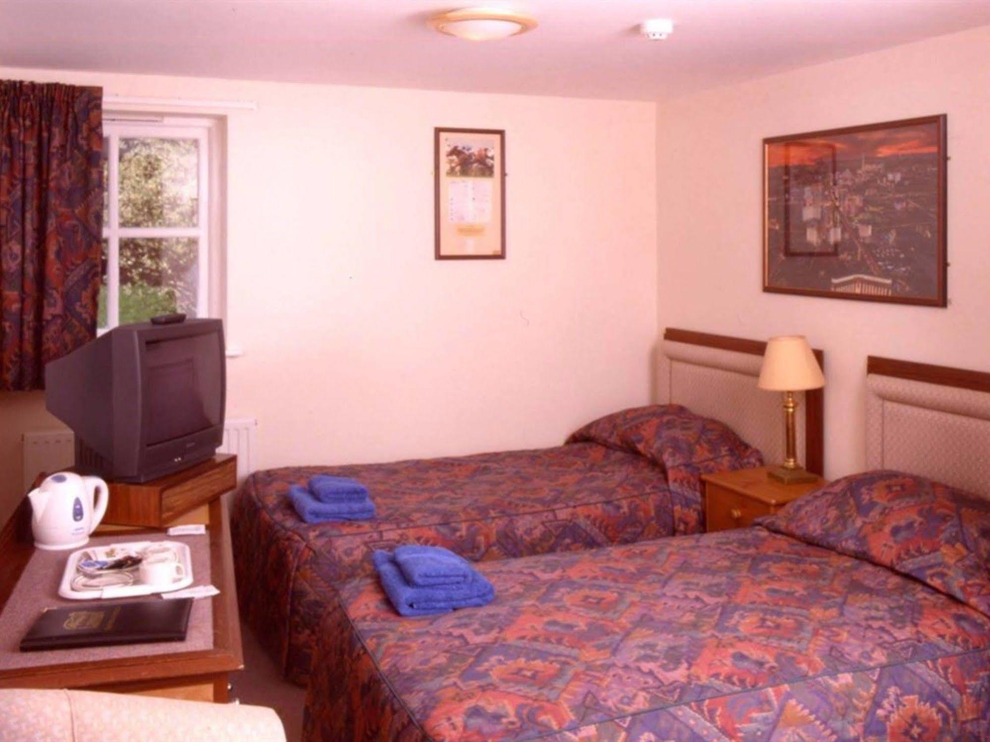 เดอะวักกอน แอนด์ ฮอซ Hotel Great Yeldham ภายนอก รูปภาพ