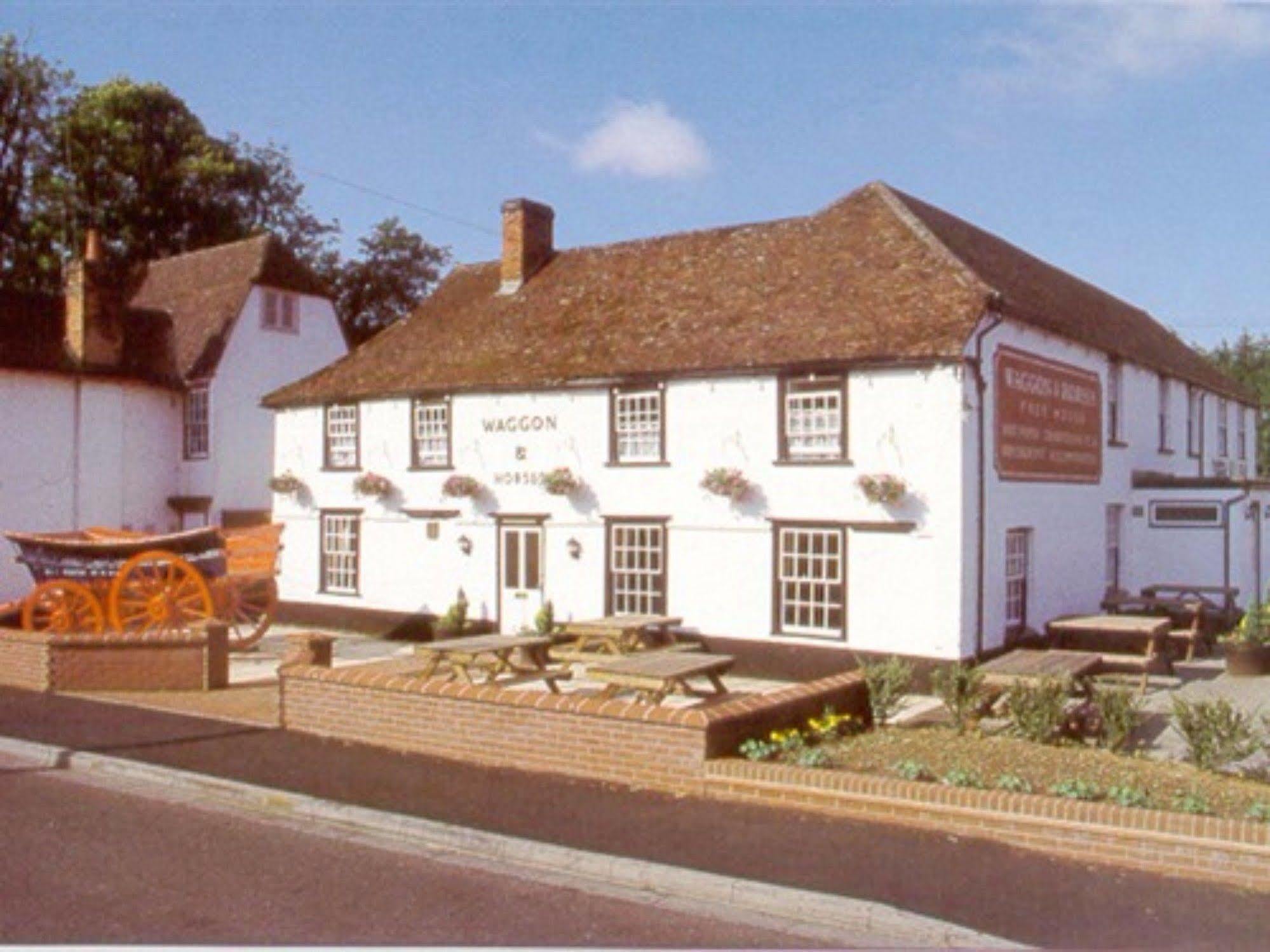 เดอะวักกอน แอนด์ ฮอซ Hotel Great Yeldham ภายนอก รูปภาพ