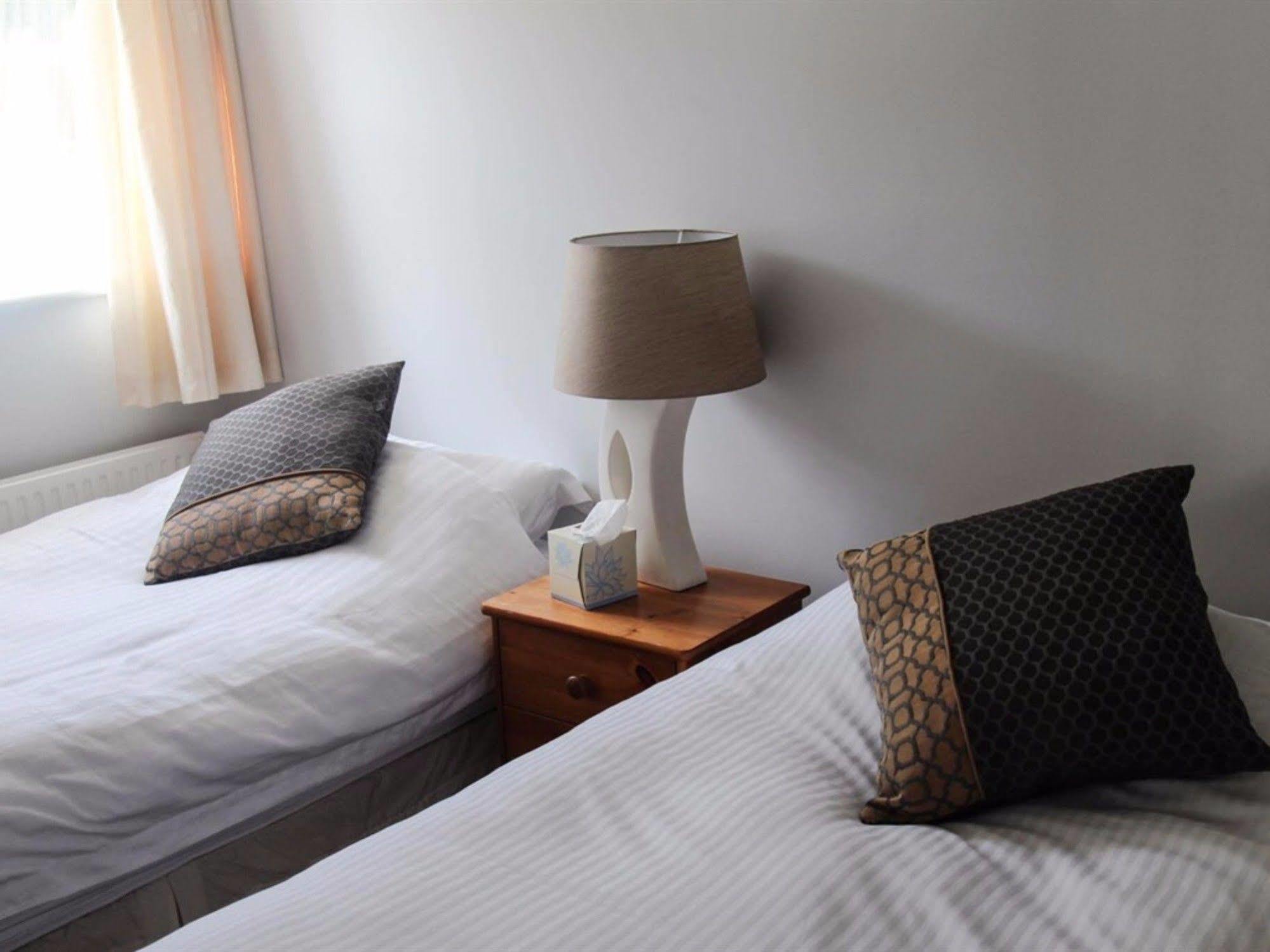 เดอะวักกอน แอนด์ ฮอซ Hotel Great Yeldham ภายนอก รูปภาพ