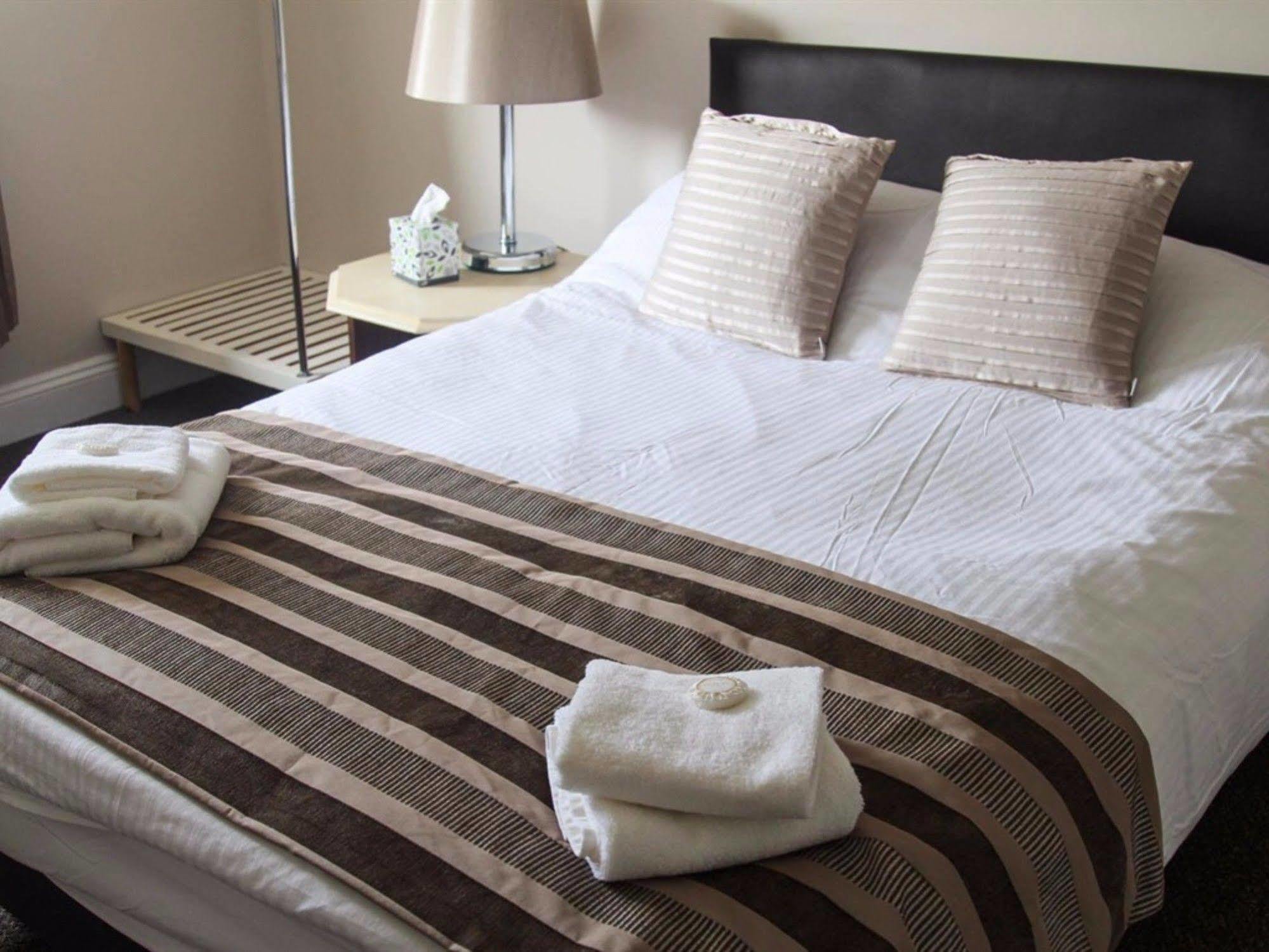 เดอะวักกอน แอนด์ ฮอซ Hotel Great Yeldham ภายนอก รูปภาพ